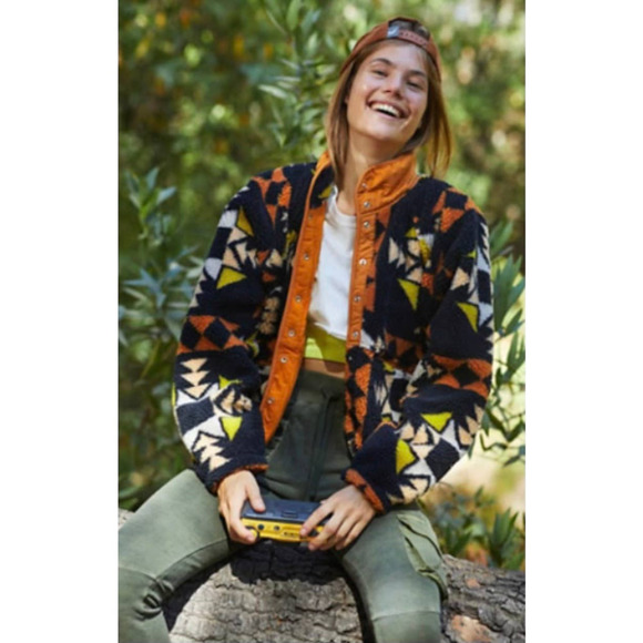 Free People Jackets & Blazers - Free People Hit The Slopes Printed Fleece Jacket in Night Sky Combo Size XS